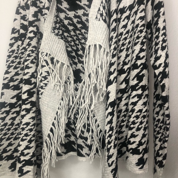 Allie & Rob Drape Houndstooth Cardigan Sweater - Picture 10 of 13